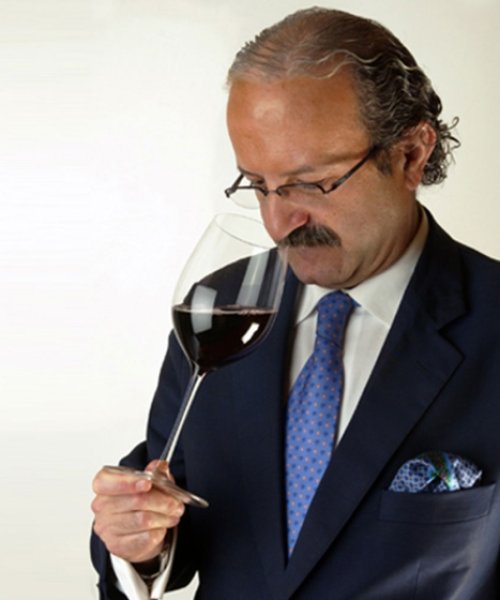 JESÚS FLORES. ENÓLOGO, SUMILLER Y MAESTRO DEL VINO